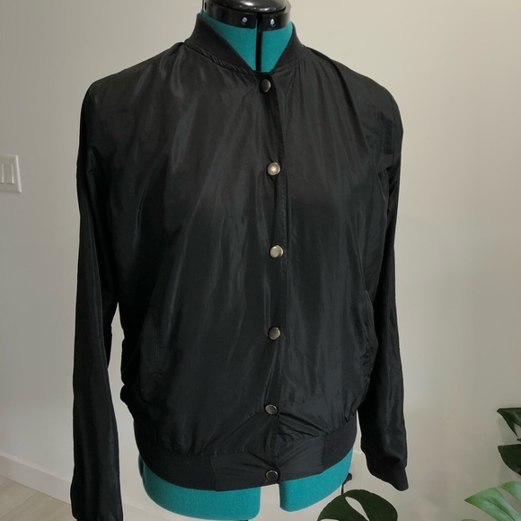 Brandy Melville Windbreaker bomber jacket - Picture 4 of 5